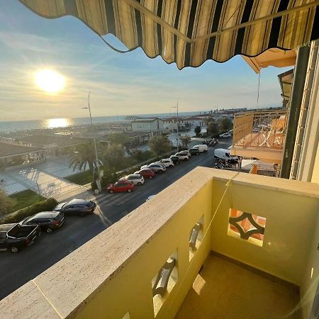 Hotel Valdinievole 利多迪卡马约雷 外观 照片