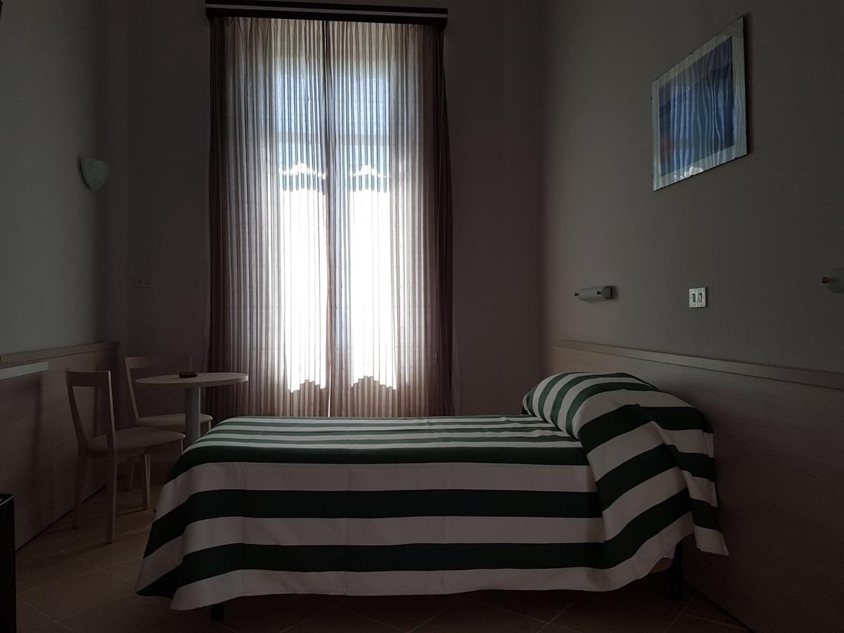Hotel Valdinievole 利多迪卡马约雷 外观 照片
