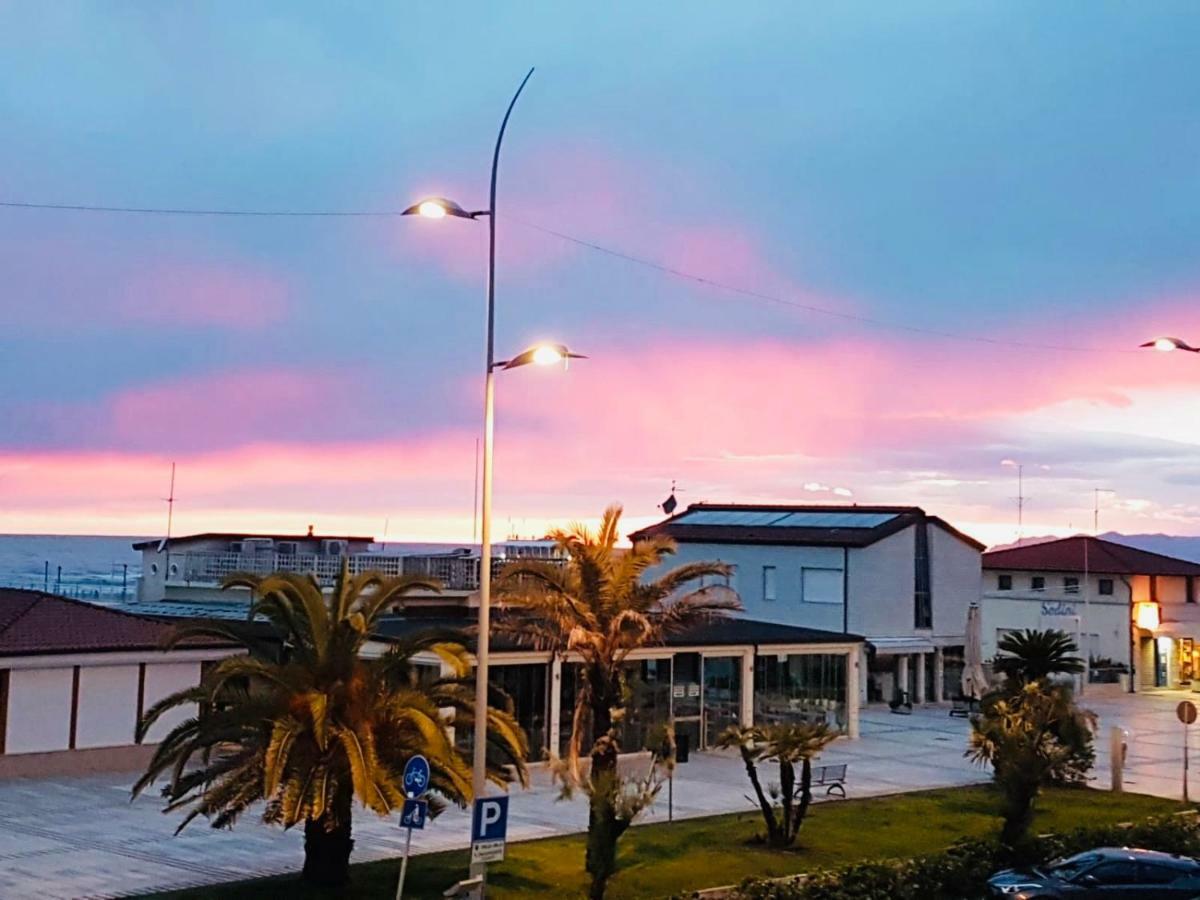Hotel Valdinievole 利多迪卡马约雷 外观 照片