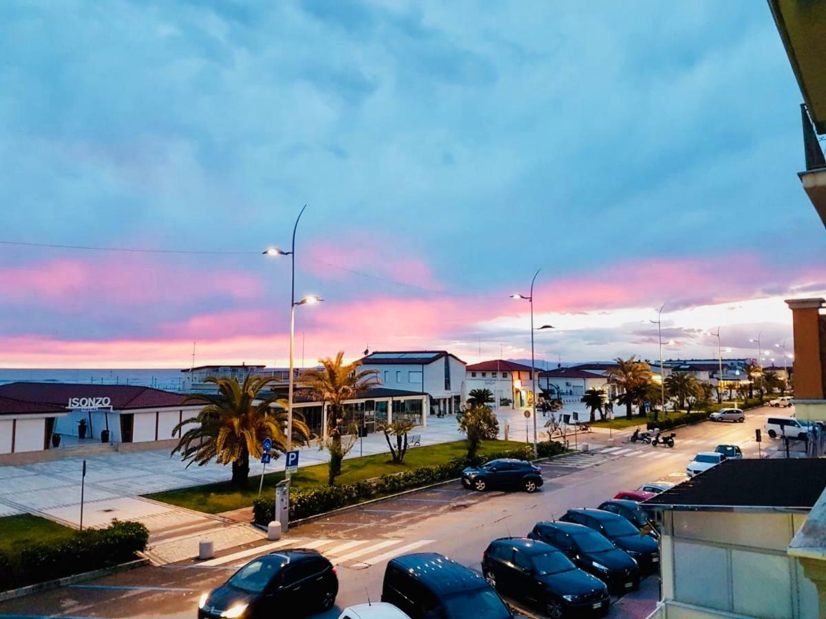 Hotel Valdinievole 利多迪卡马约雷 外观 照片