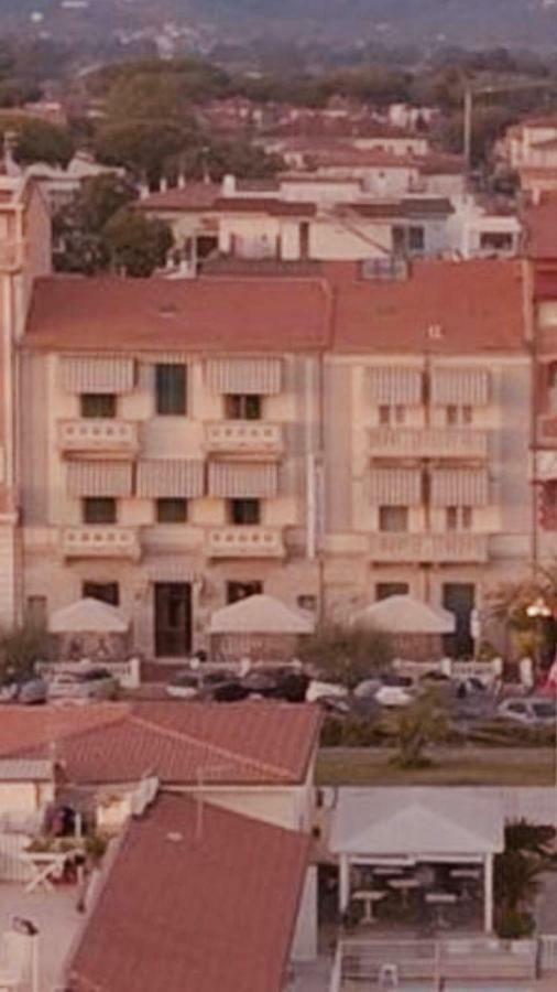 Hotel Valdinievole 利多迪卡马约雷 外观 照片